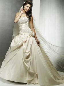 2013 New Style Ball Gown Strapless Side-draped Applique Taffeta Court ...