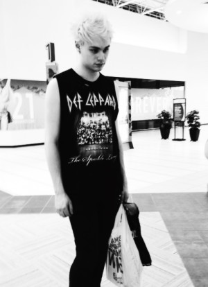Michael-Clifford-image-michael-clifford-36198330-500-690.png