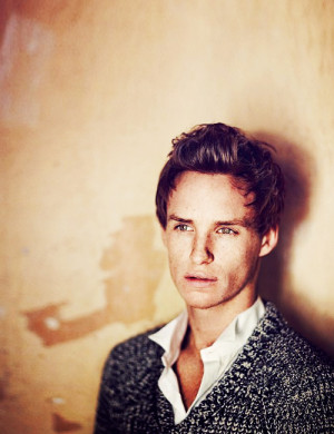 omg les mis les miserables Eddie Redmayne look at your NOSE