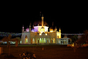 most-beautiful-mosques-in-the-world-Zahir-mosque-Kedah-Malaysia.jpg
