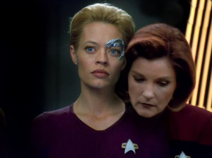 seven of nine and captain katheryn janeway 3 jeri ryan and kate ...