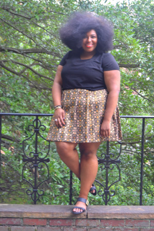 curvy fashion hipster makeup skirt curls latina Plus size ootd afro ...