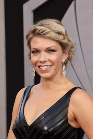 Mary Elizabeth Ellis Pictures & Photos