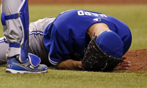 MLB roundup: Jays pitcher hit in head with line drive