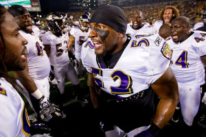 Baltimore-Ravens-Ray-Lewis-Leads-Huddle