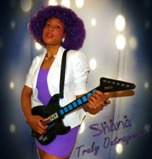 roxy cosplay from jem and the holograms