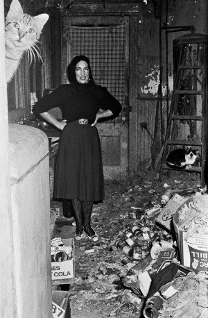 Little Edie Beale in Grey Gardens, the home she shared with her mother ...