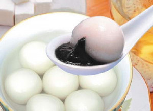 chinese new year food tang-yuan