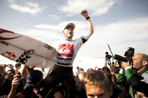 2010 Quiksilver Pro France: Mick Fanning Victorious