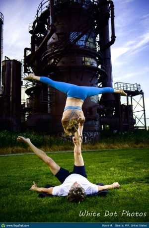 yoga-pose-partner-acro-yoga-3786-1.jpg