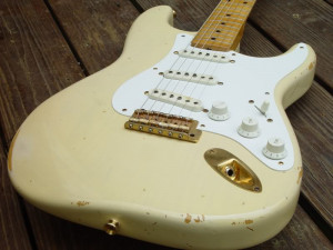 like the Diamond Dealer Strat. Think I could Rock thst.