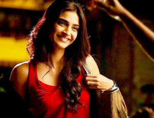 Cute Sonam Kapoor Wallpapers And Images