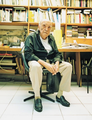 Oscar Niemeyer, 104 years old.