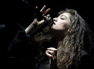 Lorde Defends Iggy Azalea From 