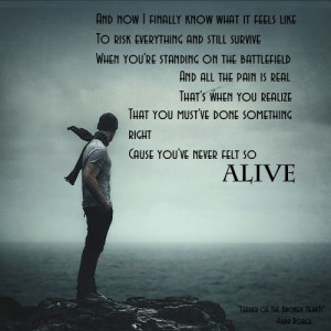 Papa Roach leader of the broken hearts