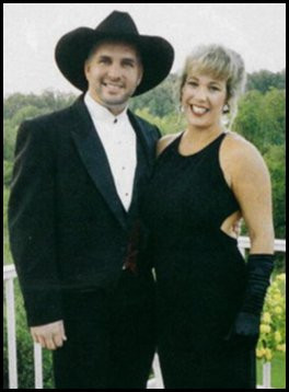 garth brooks 2012 daughters Garth Brooks' Ex-Wife Kidn...