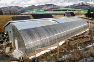 is a new kind of passive solar greenhouse that maximizes solar ...
