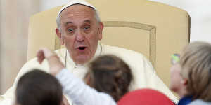 Pope Francis reacts to children as he addresses pilgrims in St Peter ...