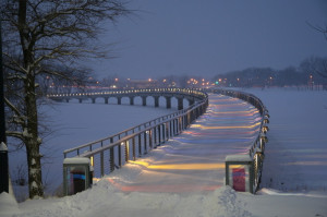 Des Moines, IA : looking west, at snow covered Gray's Lake bridge, 1 ...