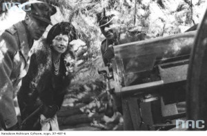 some pictures of the queen mother and george VI, march 1941, the royal ...