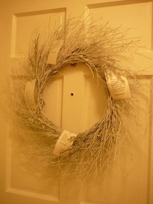 EASY TO MAKE FRIENDSHIP QUOTE WREATH