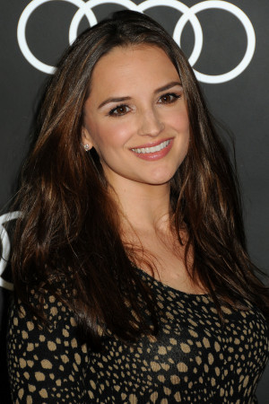 rachael leigh cook bra size