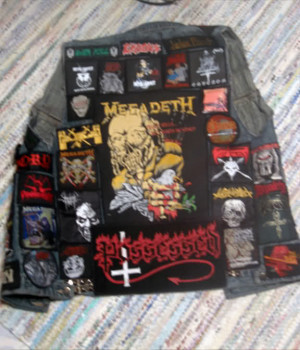 Discussions → Show your thrash metal gear!