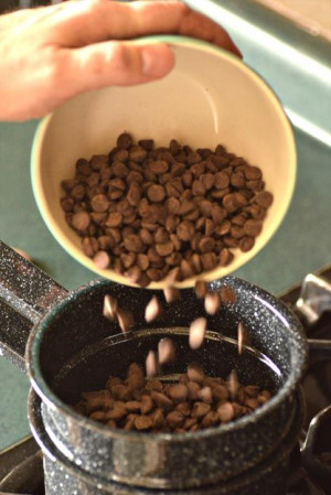 making your own chocolate covered coffee beans