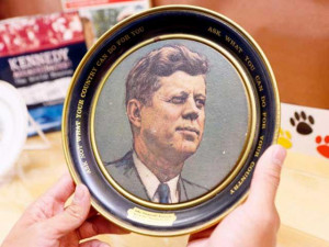 vintage plate with John F Kennedy's inaugural address quote
