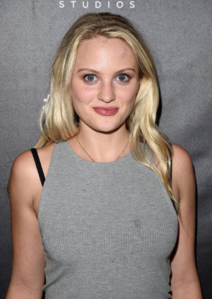 Kirby Bliss Blanton at event of Outcast (2015)