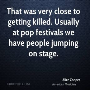 alice-cooper-alice-cooper-that-was-very-close-to-getting-killed.jpg