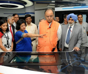 Arun Jaitley along with SBI Chairperson Arundhati Bhattacharya ...