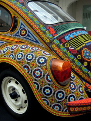 STRANGE VOLKSWAGEN BEETLE PAINT JOB - AMAZING !