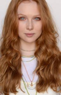 Alexis Castle Molly Quinn Amro