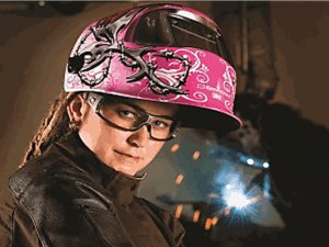 3M has designed a world-first 3M Speedglas Welding Helmets 100 Series ...