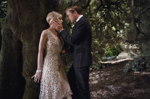 Carey Mulligan as Daisy Buchanan and Leonardo DiCaprio as Jay Gatsby ...