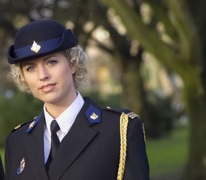 Beautiful police women around the world