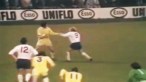 ... :Derby County vs. Leeds // Francis Lee + Norman Hunter Fight // 1975