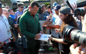 Alex Rodriguez signed autographs for fans that waited hours to see him ...