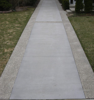 Standard Broomed Driveway With Exposed Aggregate Border