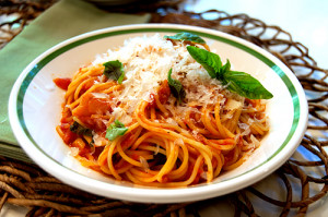 Pasta with Tomato-Basil Sauce