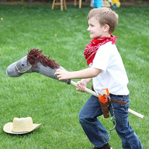... : http://www.parents.com/fun/birthdays/themes/cowboy-party/?page=4