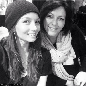 Mother and daughter: The 28-year-old singer said her difficult ...