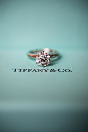 Love the simplicity. Tiffany's engagement ring - Gold, Round Brilliant ...