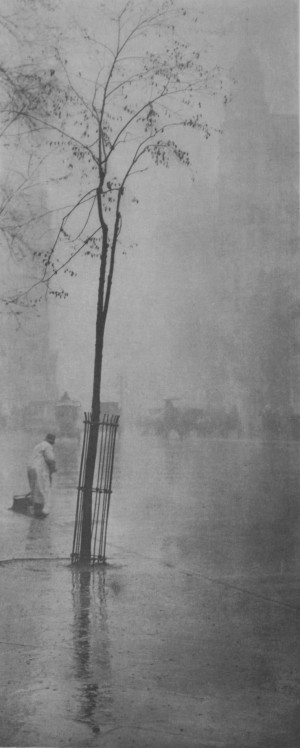 Alfred Stieglitz: Spring Showers – The Street Cleaner , 1900-1901