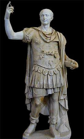 Julius Caesar as a general (VRoma: National Archaeological Museum ...