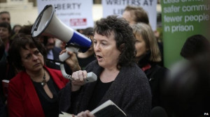 Poet laureate leads protest against prison book rules