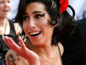 Amy Winehouse may have been dead for up to six hours before a security ...
