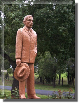 Henry Lawson Statue