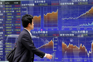 100938198-Japan%20stock%20investor.600x400.jpg